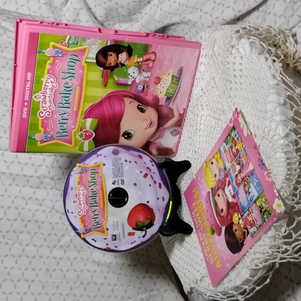 Strawberry Shortcake Berry Bake Shop DVD + Digital HD